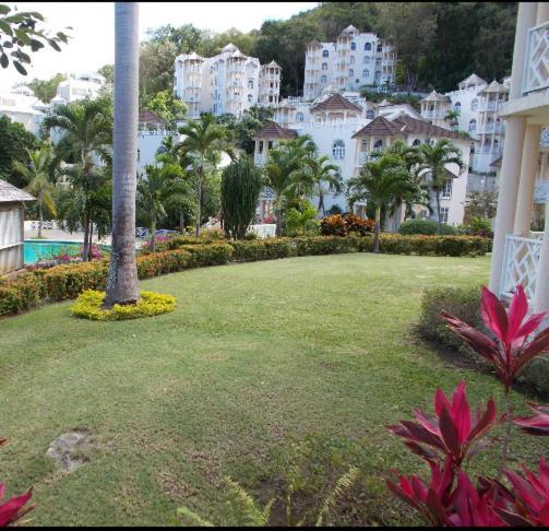 #D1 Castle Studio Wifi King Bed Ocho Rios Jamaica Exterior photo